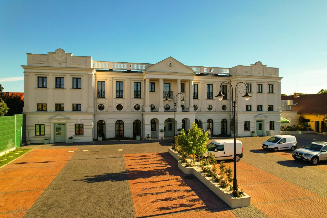 Aparthotel Arkadia Radziejów Esterno foto